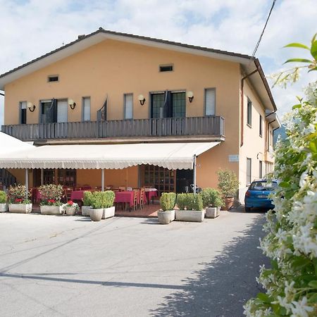 Hotel Tre Castelli Gallicano ภายนอก รูปภาพ