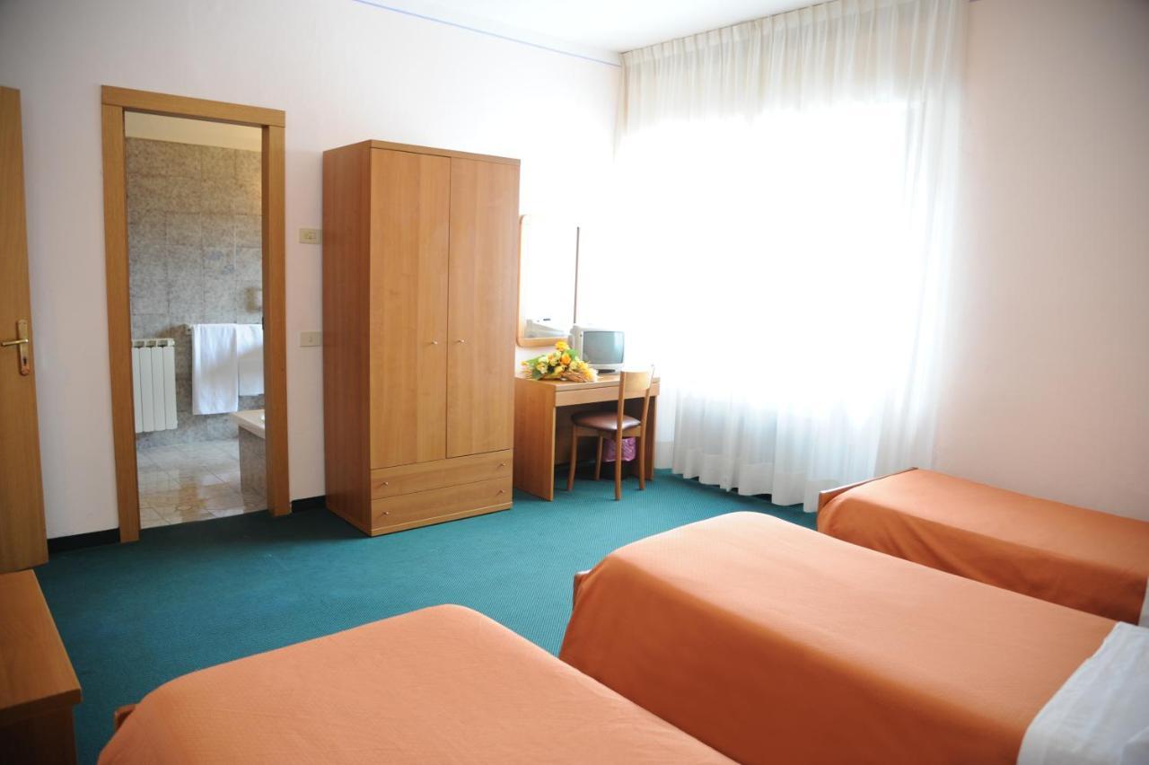 Hotel Tre Castelli Gallicano ห้อง รูปภาพ