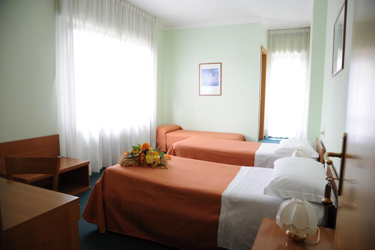 Hotel Tre Castelli Gallicano ห้อง รูปภาพ