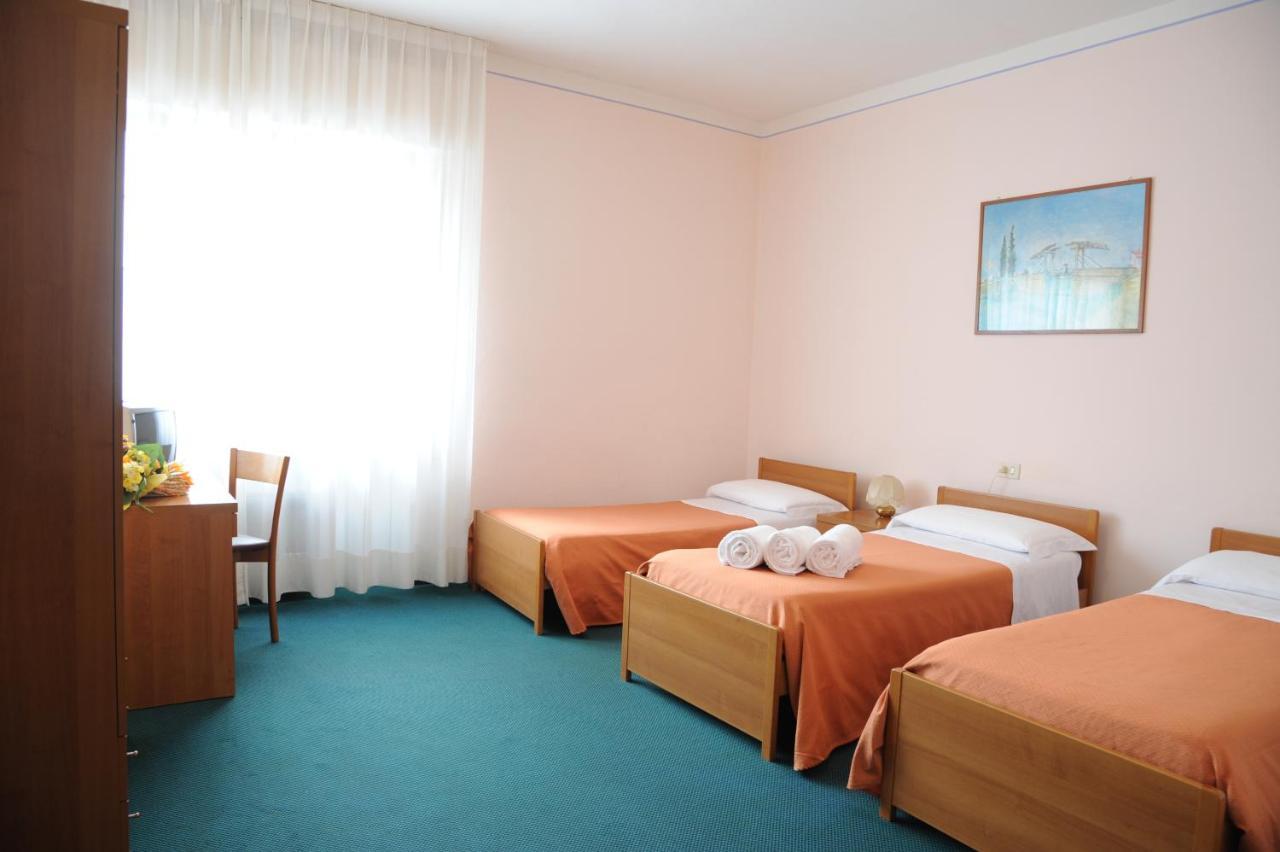 Hotel Tre Castelli Gallicano ห้อง รูปภาพ
