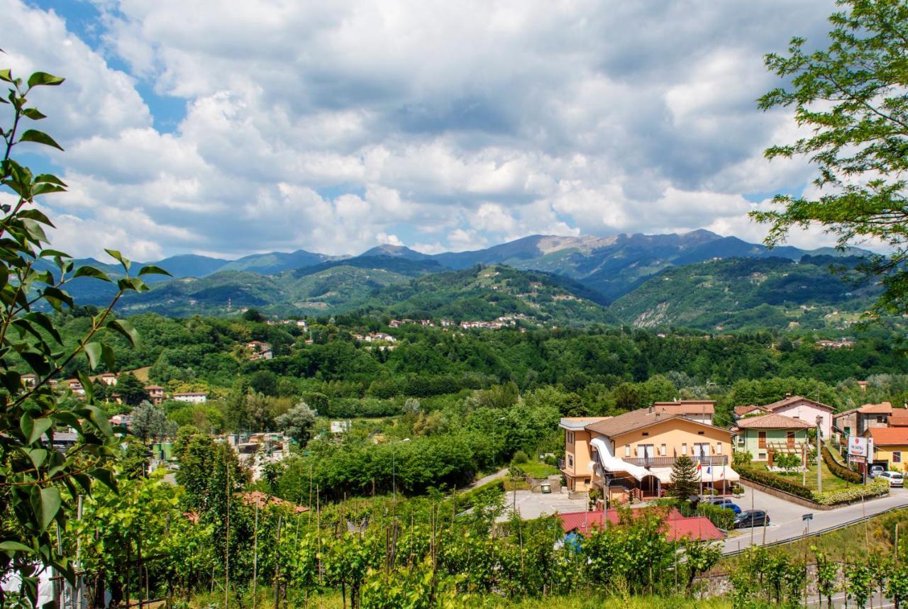 Hotel Tre Castelli Gallicano ภายนอก รูปภาพ