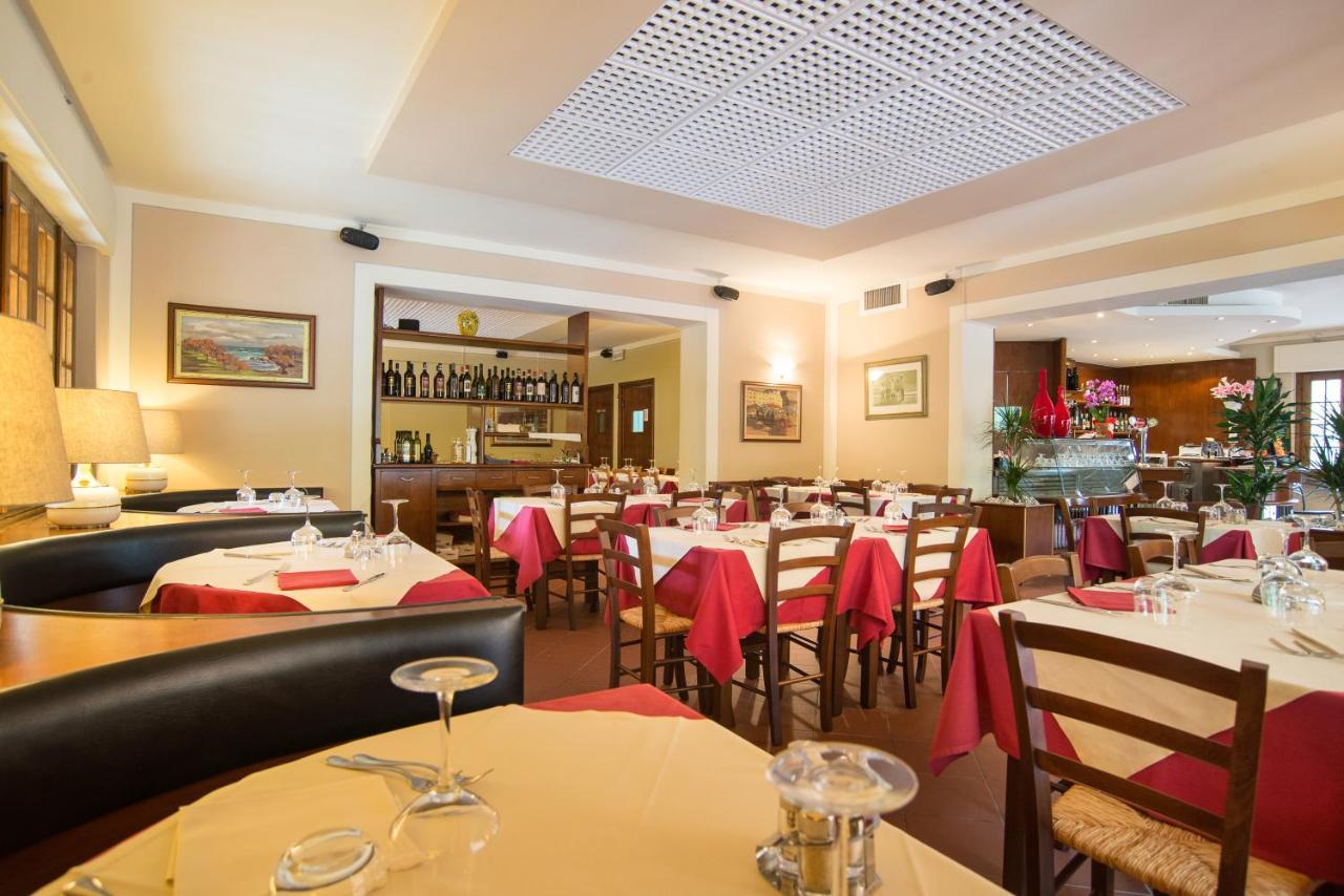 Hotel Tre Castelli Gallicano ภายนอก รูปภาพ