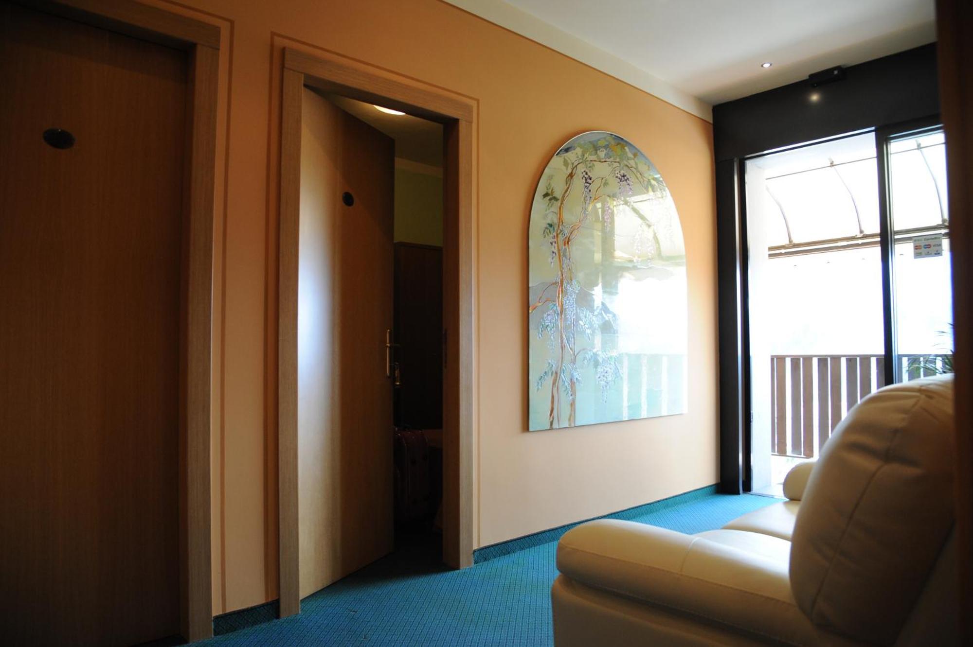 Hotel Tre Castelli Gallicano ภายนอก รูปภาพ